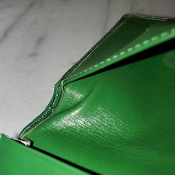 LOUIS VUITTON Vintage Green Epi Long Leather Bifold Long Wallet - Picture 6 of 7